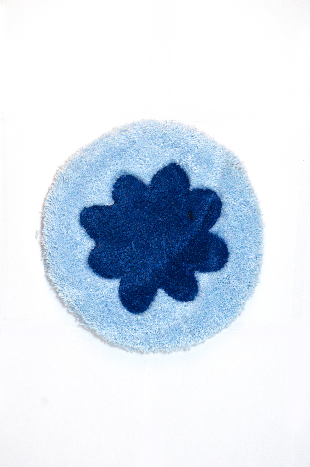 Tapis “Fleurs” Bleu — Collection Pop-Up Galerie 2024